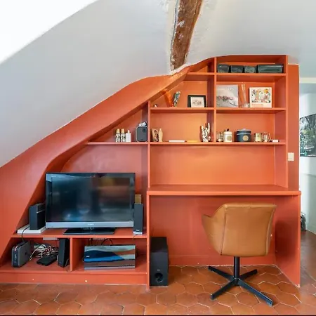 Charming And Comfortable In The Heart Of Parigi