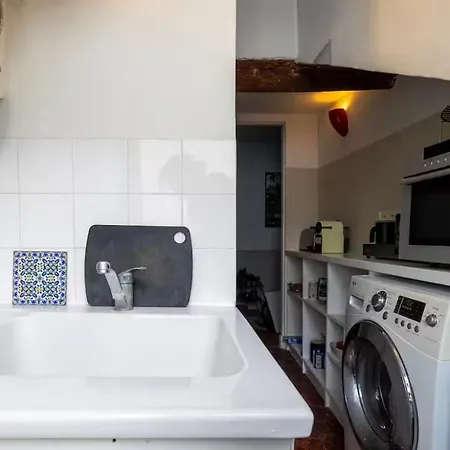 Charming And Comfortable In The Heart Of Appartamento *
