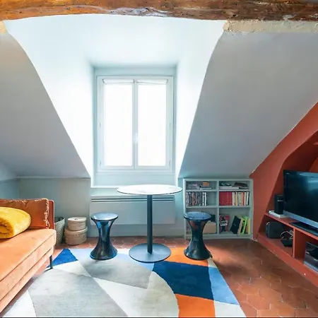 Charming And Comfortable In The Heart Of